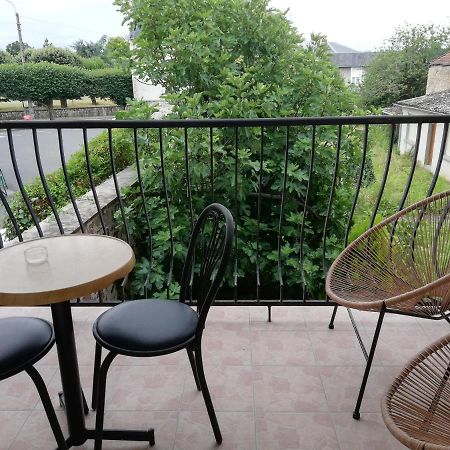 Апартаменти Meubles De Tourisme Le Trianon Et Le Petit Trianon Сен-Жуньян Екстер'єр фото